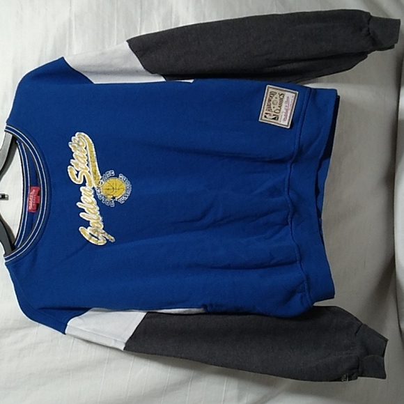 Mitchell & Ness Sweaters - FINAL SALE! Mitchell & Ness Women's NBA Golden State Philadelphia, PA. Sz.L